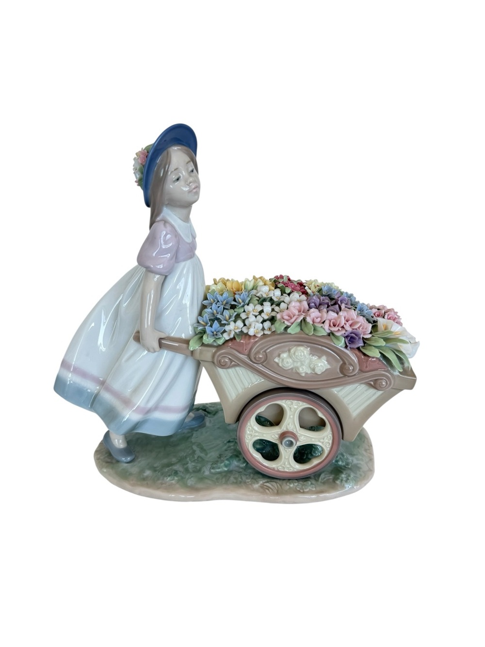 Lladro Loves Tender Flowers Number 6521 EUC in Original Box